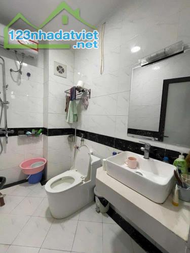 Bán nhà Đông Dư 41m mặt tiền 4m giá 4tỷ - 5