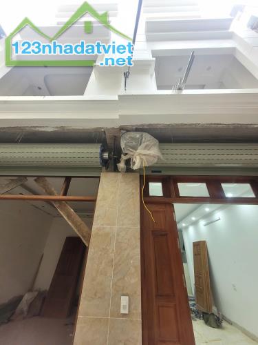 💥Nhà Xây Mới Đê La Thành, Ô Chợ Dừa, 40m Ra Ôtô, Thang Máy, DT 37m2, 5 Tầng, Giá 8.5 Tỷ