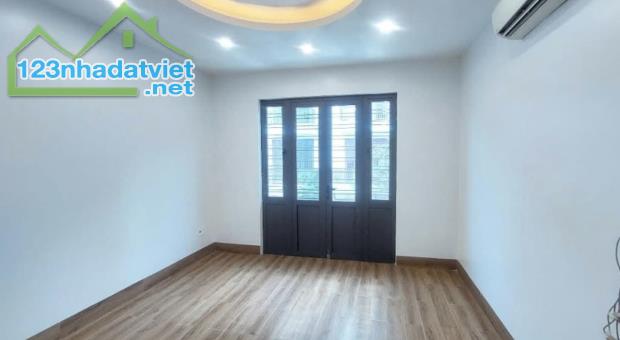 Bán nhà 3,75 tỷ Chợ Hoa Quả, Sở Dầu, Hồng Bàng , 3 tầng ,40m2. DN.40.4.11m