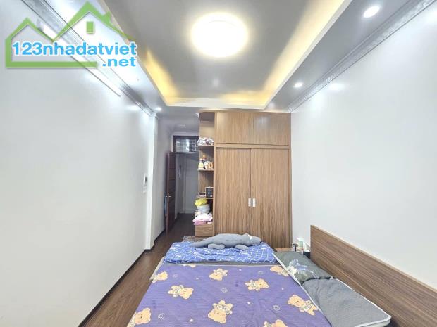 Bán nhà phố Kim Ngưu, Hai Bà Trưng 22m, 5 tầng. Giá: 4.9 tỷ - 2