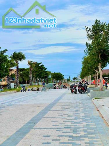 Bán nhà phố 4 tầng đường Bùi Thị Xuân, Mỹ Bình, Phan Rang, sổ đỏ sẵn. - 2