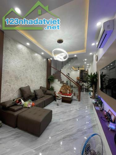 BÁN NHÀ ĐẸP ĐÓN TẾT KIM GIANG, THANH TRÌ, 3 BƯỚC Ô TÔ, 50M2, 9.3 TỶ