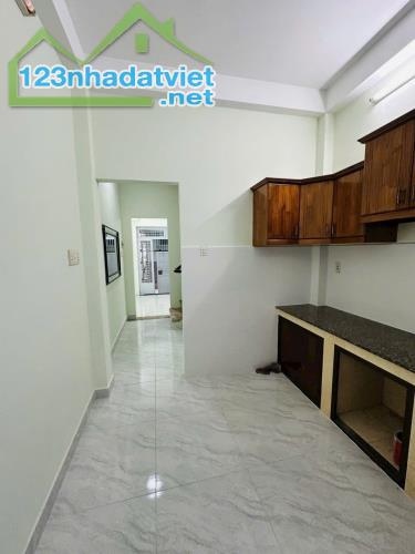 *Hẻm đẹp giá rẻ, 56m2, 2Tầng, 3PN, 2WC, thông ra Phạm Hữu Lầu, Chỉ 3.7T - 3