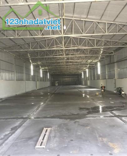 Kho xưởng 1600m2 gần ngã tư Ga Thạnh Lộc Quận 12 cho thuê - 1