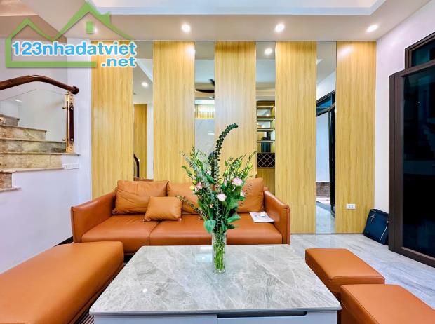 Nhà Cực Đẹp, Mới Toanh 3,8m mặt tiền, 4PN, 3WC, 42m² tại Đại Từ, Hoàng Mai, Hà Nội, 7,5 tỷ - 1