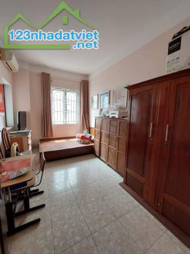CHỦ BÁN ĐI NƯỚC NGOÀI ,GIẢM 500 TR.BÁN NHÀ GIÁP BÁT 50M x 5T GÍ 9.2 TỶ. - 1