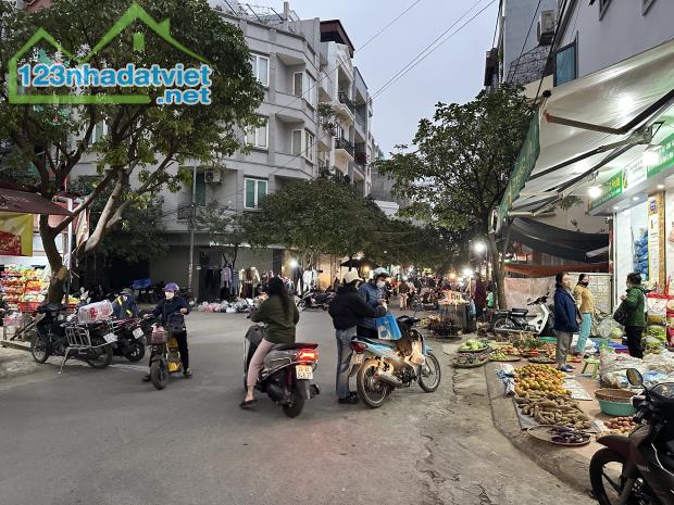 DÂN XÂY-OTO QUA CỬA-NGÕ THÔNG-TIỆN ÍCH BẠT NGÀN-DÂN TRÍ CAO-AN NINH TỐT-GẦN PHỐ-GIÁ RẺ