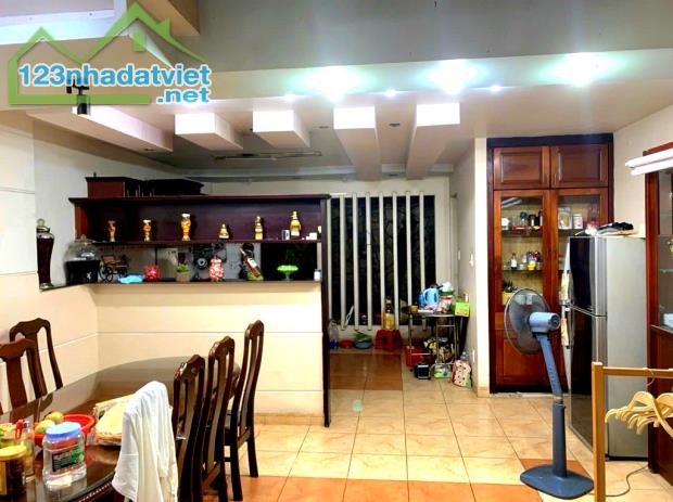 BÁN NHÀ KHU PHÂN LÔ TÂN SƠN NHÌ-120M- 5.2X23M- 4 TẦNG- NHÀ NGON LÀNH- 15.X TỶ - 2