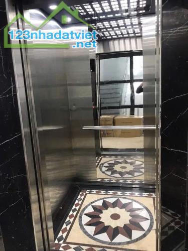 Bán lô góc Louis City, N.T. Liêm. DT 160m x 5,5T. Trục chính, thang máy. Giá 41,7 tỷ. LH: - 1