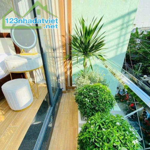 *Hàng ngon giá ngộp, gần 40M2, 2 tầng, Huỳnh Tấn Phát. Quận 7, chỉ 3.9T - 3