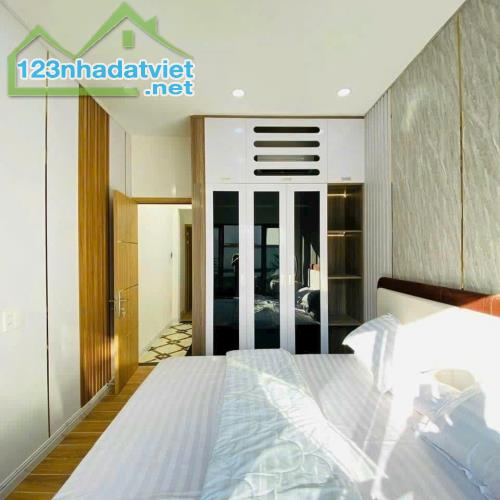 *Hàng ngon giá ngộp, gần 40M2, 2 tầng, Huỳnh Tấn Phát. Quận 7, chỉ 3.9T - 4