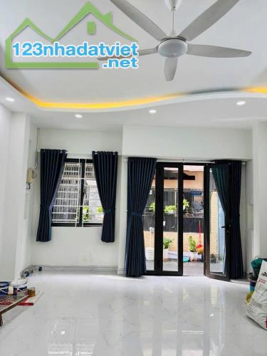 Hot! Nhà TT Q7,Trần Xuân Soạn,4PN,thuê 10tr/th,64.6m2, nhỉnh nhẹ 4T