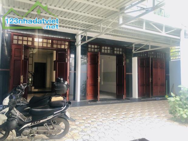 Bán nhà 180m², 3 tầng, 15PN, 15WC, Linh Xuân, Thủ Đức, 8.6 tỷ - 1