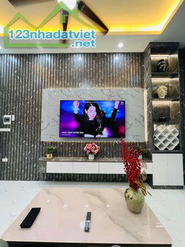 Bán gấp nhà Cự Lộc, Thanh Xuân 35m2x4 Tầng view Hồ, gần phố hơn 6 tỷ Full - 2
