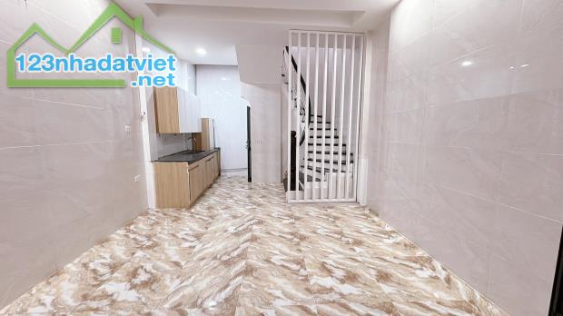 ✳️Bán Nhà Hào Nam 26M2 5T MT 4M, Chỉ 6.6 Tỷ  Nhà Đẹp Gần Phố - OTO - Ngõ 3 Gác Thông Kinh - 4