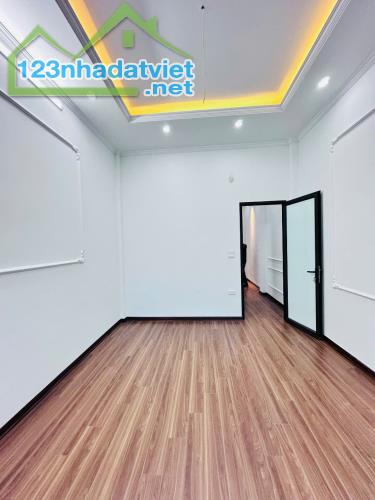 XUÂN LA - DT50 M2 X4T - MT 4M - 8,9 TỶ - 2 MẶT THOÁNG - GẦN Ô TÔ - 3