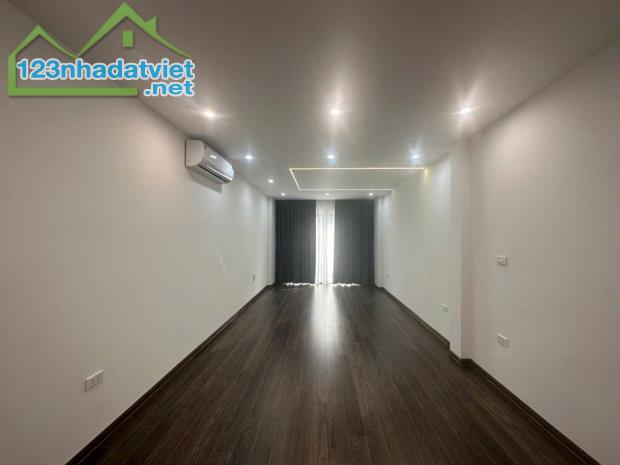 Nhà Tây Hồ 50m2 x 6 tầng, ô tô vào nhà, thang máy, ngõ thông, thoáng sáng.