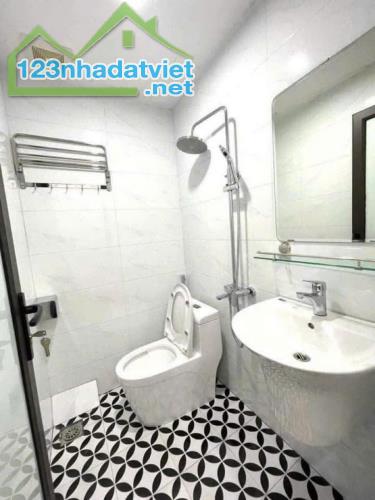 - BÁN NHÀ TRẦN CUNG  32M2 ,MT 4,5M ,5TẦNG GIÁ CHỈ 6,5TỶ LH :0989326141 - 3