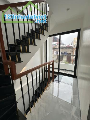 Phân Lô Hào Nam, 2 mặt ngõ Ôtô, 7 tầng Thang Máy, dt 43m, MT 4.1m, Giá 21.3 tỷ. 0906556885 - 5