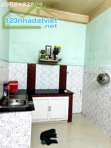 Cho thuê nhà 1T1L 130m2 2pn đường 38 - Hiệp Bình Chánh - 1