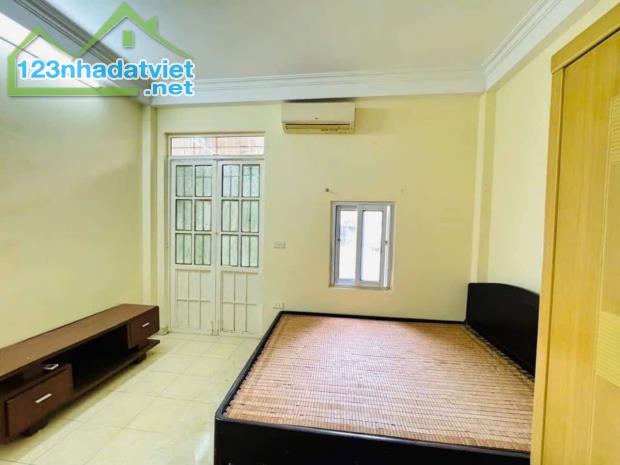 Chung cư Bộ công an, Thượng Thanh, 70m2, nhà đẹp, 2.6 tỷ 0976285499 có thương lượng