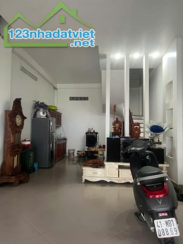 BÁN NHÀ 2 TẦNG PHƯỜNG KỲ BÁ 76M2  GIÁ CHỈ 5.23 TỶ