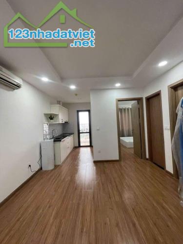 CHO THUÊ CĂN CHUNG CƯ GRAND JARDIN SÀI ĐỒNG - 2PN , 1WC 9 TRIỆU