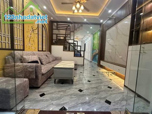 Tin Chuẩn!!! Bán Nhà Đống Đa 37m2 5 Tầng, Nhà 2 Thoáng Ở Ngay. Giá 7,4 Tỷ.