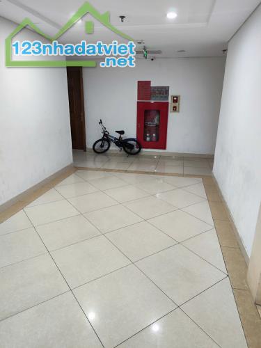 BÁN CHUNG CƯ NEW HOUSE XA LA, 60M LÔ GÓC, 2 BAN CÔNG THOÁNG, 2 WC, NỘI THẤT VIP, 3 TỶ 65