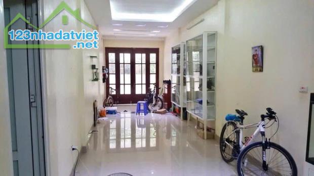 Cho thuê làm Cà phê, VP kết hợp ở lại ngõ ô tô Đặng Văn Ngữ, 50m2, 4 tầng, 3 ngủ, 25 Triệu - 2