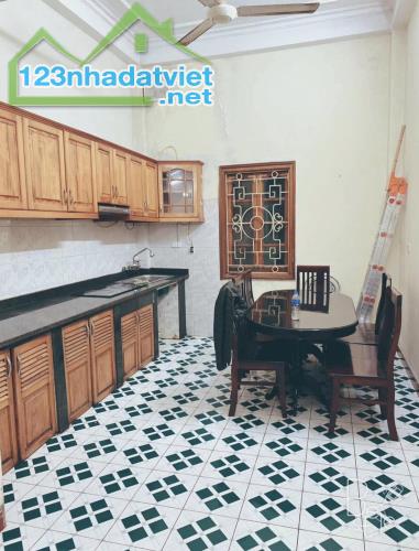 CHO THUÊ LÀM CHDV NHÀ THÁI HÀ, 50M2, 4 TẦNG, 5 NGỦ, MT 3.5M, VÀO ĐẦU THÁNG 1. - 2