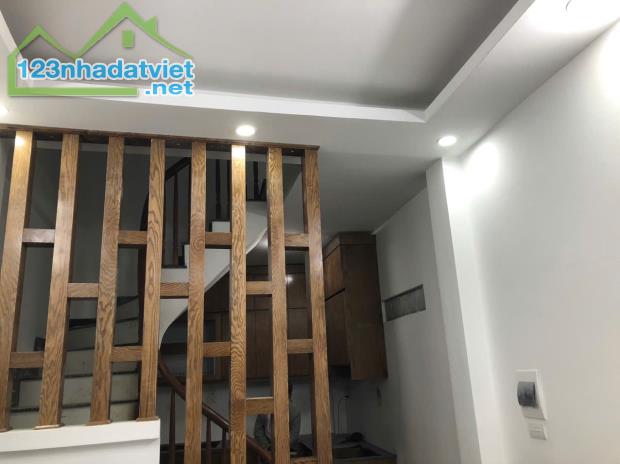 Bán nhà 30m2 x 6 tầng - 3 mặt ngõ thoáng - Võng Thị - kinh doanh - ngõ thông Hồ Tây - 1