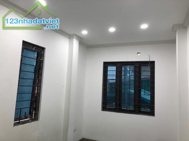 Bán nhà 30m2 x 6 tầng - 3 mặt ngõ thoáng - Võng Thị - kinh doanh - ngõ thông Hồ Tây - 3