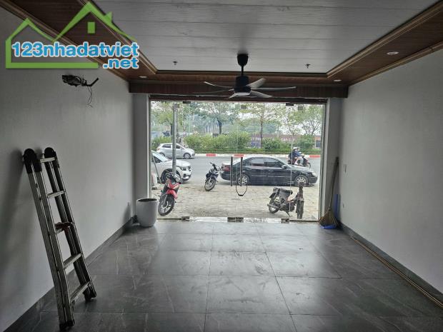 Cho thuê Mặt Phố Võ Chí Công làm Spa, KD sạch, TT 5 tầng, 45m2, 40 Triệu, thang máy, - 2