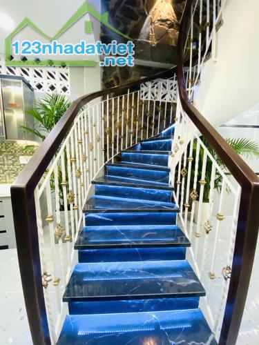 Bán nhà đẹp đón tết Hậu Giang, P12 ,Q6, nở tiền 7.3m x 11.5m, 6.5 tỷ