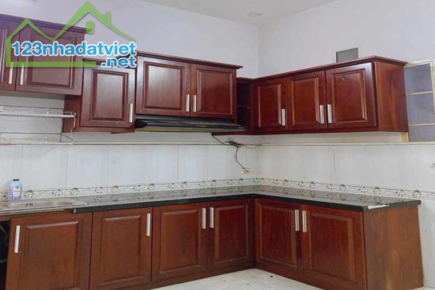 Bán nhà hẻm xe hơi, Nguyễn Văn Khối, Gò Vấp, 4m x 17.5m, 70 m² - Giá 6.95 tỷ TL - 2