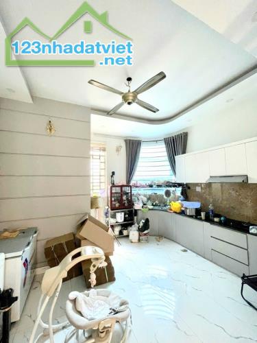 🏡🏡🏡NHÀ 3 MẶT TIỀN HẺM XE HƠI NÉ - KINH DOANH - SÁT MT NGUYỄN VĂN LƯỢNG. P16 .GV  + DT 6 - 4