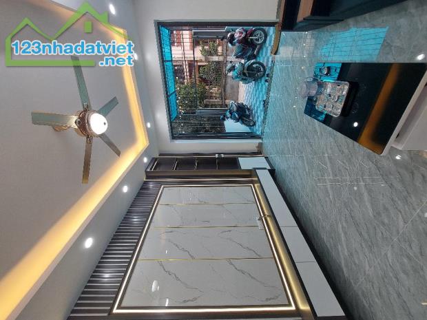 NHÀ MỚI KOONG ( PULL NỘI THẤT XỊN SÒ ) NGÕ Ô TÔ, GẦN PHỐ ẨM THỰC VŨ LĂNG THANH TRÌ 60M2 - 4