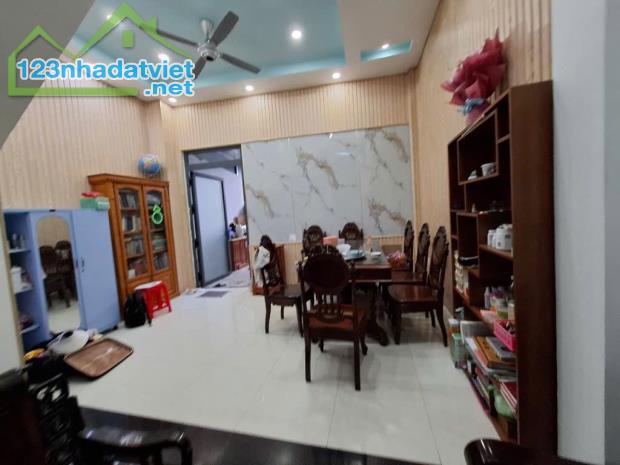 Bán nhà hẻm 6m đường Linh Đông, Thủ Đức, 100m2, 3 tầng,4PN,  6,9ty thương lượng - 2