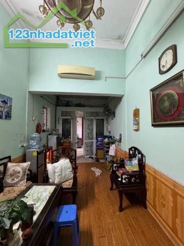 R3I17T 🏠 Bán Nhà Phố 8/3, Ngõ Nông, Gần Chợ, Ô Tô Đỗ Tận Cửa, Tiện Ích Xung Quanh - 3