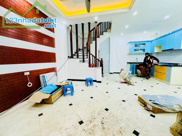 🏠 **Mặt Bằng Đẹp – Địa Thế Vàng – Gía Cực Hấp Dẫn!* Tây Trà 100m2 x 3 Tầng ,chỉ 16 tỷ - 2