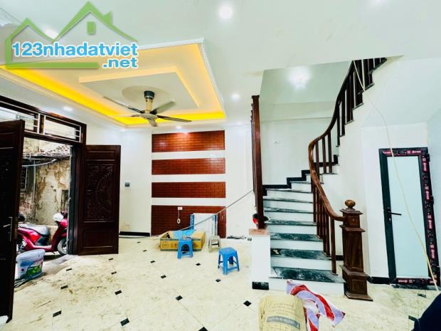 🏠 **Mặt Bằng Đẹp – Địa Thế Vàng – Gía Cực Hấp Dẫn!* Tây Trà 100m2 x 3 Tầng ,chỉ 16 tỷ - 3