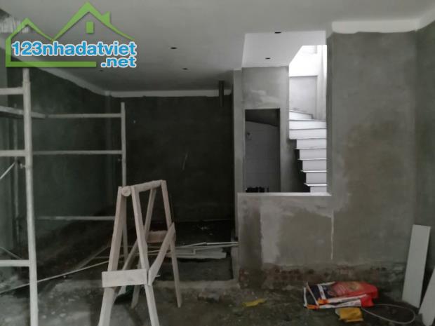 BÁN LÔ 03 CĂN NHÀ 3 TẦNG MAI LÂM ĐÔNG ANH. DT: 41M2 X 3T. MT: 5M. GIÁ NHỈNH 4 TỶ. KHU PHÁT