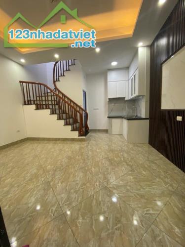 Bán nhà 26m², 3 tầng, 2 phòng ngủ, Vĩnh Hưngi, 2.54 tỷ