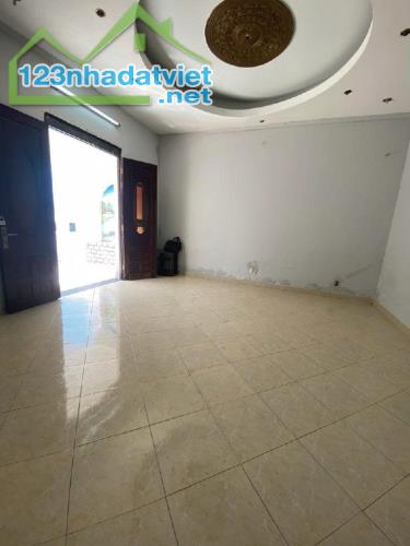 BÁN NHÀ GIẢ BIỆT THỰ - 117.76M² - LÂM VĂN BỀN, Q.7 - CHỈ 8 TỶ - 3