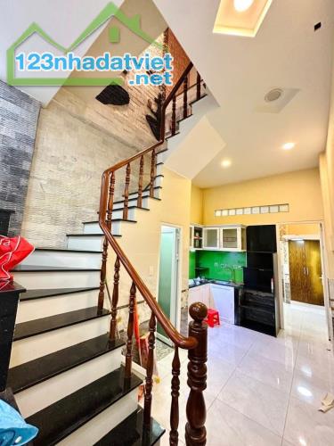 Bán gấp nhà bình lợi p12 bình thạnh giá 2,8tỷ DT 70m2 có sổ riêng lh @932861530 Vân - 1