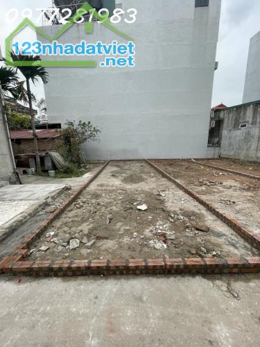 Đất đẹp cạnh TT Trôi, Hoài Đức, cạnh bãi ô tô, giá 2.55 tỷ