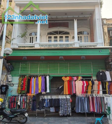 Bán Nhà Mặt Phố Văn Cao, Ba Đình, DT 83m2 x 3T, MT:5,5m, Giá Rẻ.