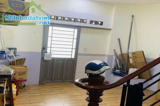 Bán nhà hẻm ô tô, Đô Đốc Chấn, Tân Phú, 8m x 8m, 73 m², nở hậu, 3 tầng - Giá 7.7 tỷ TL