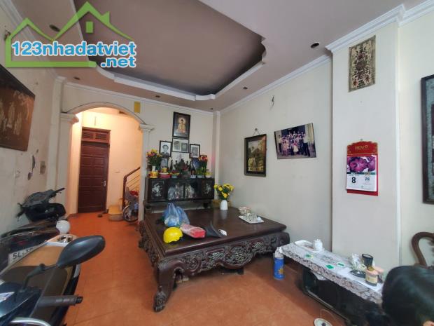 Bán nhà mặt phố Trúc Bạch - 95m² - 53 tỷ  nơi lý tưởng để kinh doanh khách sạn, homestay